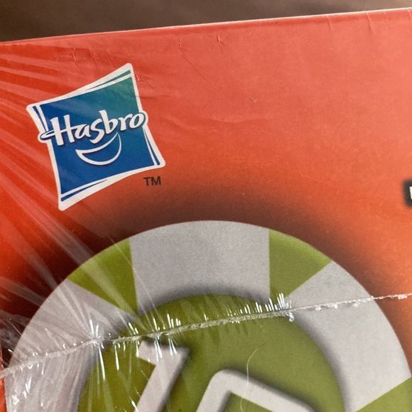 New Unopened Trivial Pursuit Bet You Know It Hasbro Gaming - Picture 4 of 7